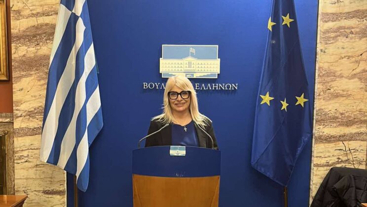 ΣΤΗ ΒΟΥΛΗ Η ΧΡΥΣΟΥΛΑ!