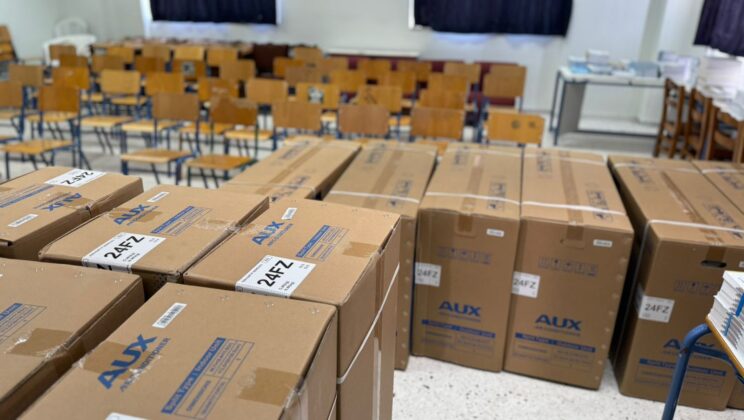 ΞΕΚΙΝΗΣΕ Η ΤΟΠΟΘΕΤΗΣΗ ΚΛΙΜΑΤΙΣΤΙΚΩΝ ΣΤΑ ΣΧΟΛΕΙΑ ΤΟΥ ΔΗΜΟΥ